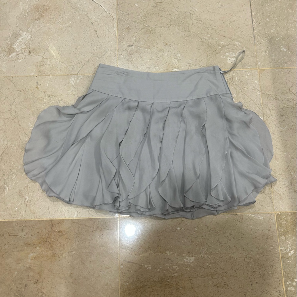Grey ruffled skirt